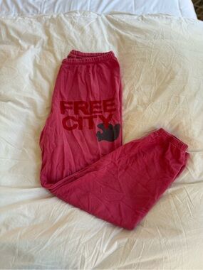 FREE CITY Pink Swears